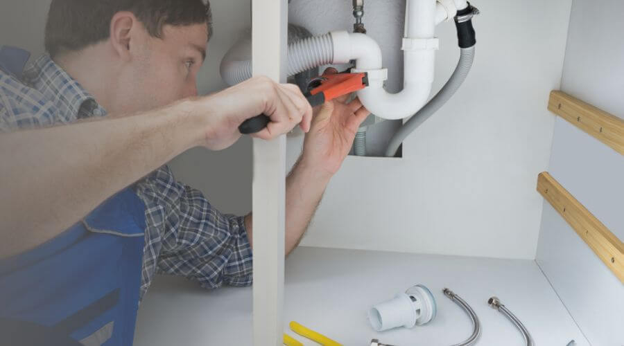 Expert burst pipe repair services in Montgomery, IL